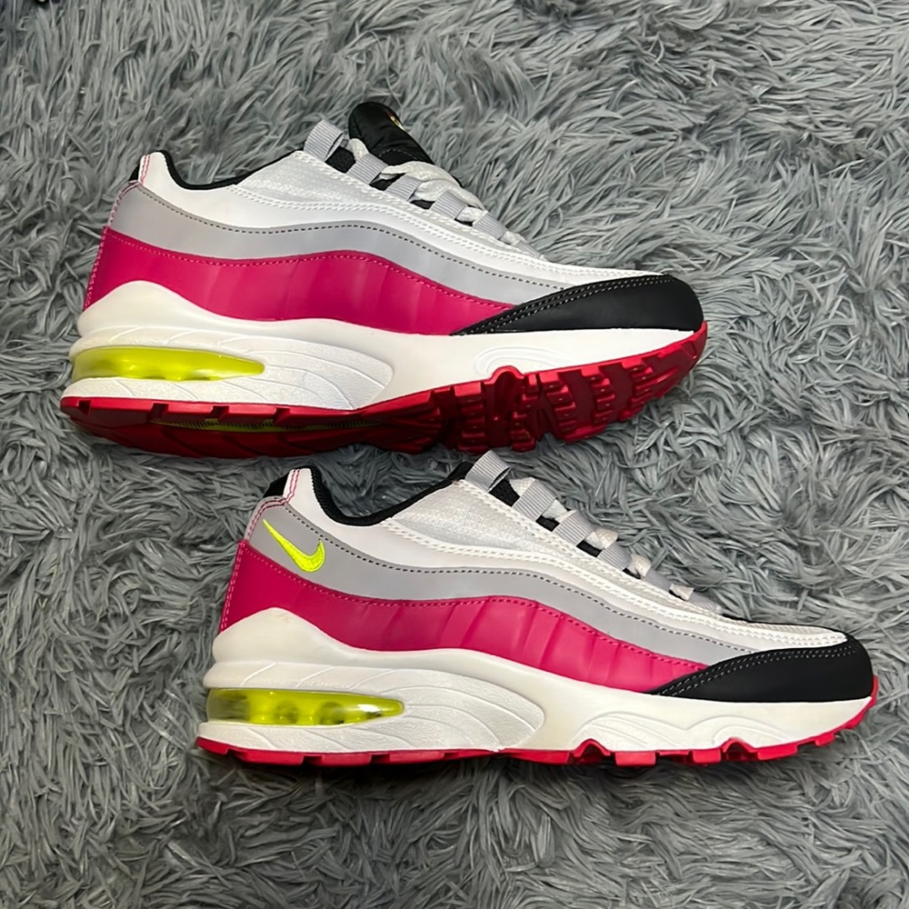Nike Air Max 95 • Rush Pink Volt • EUC